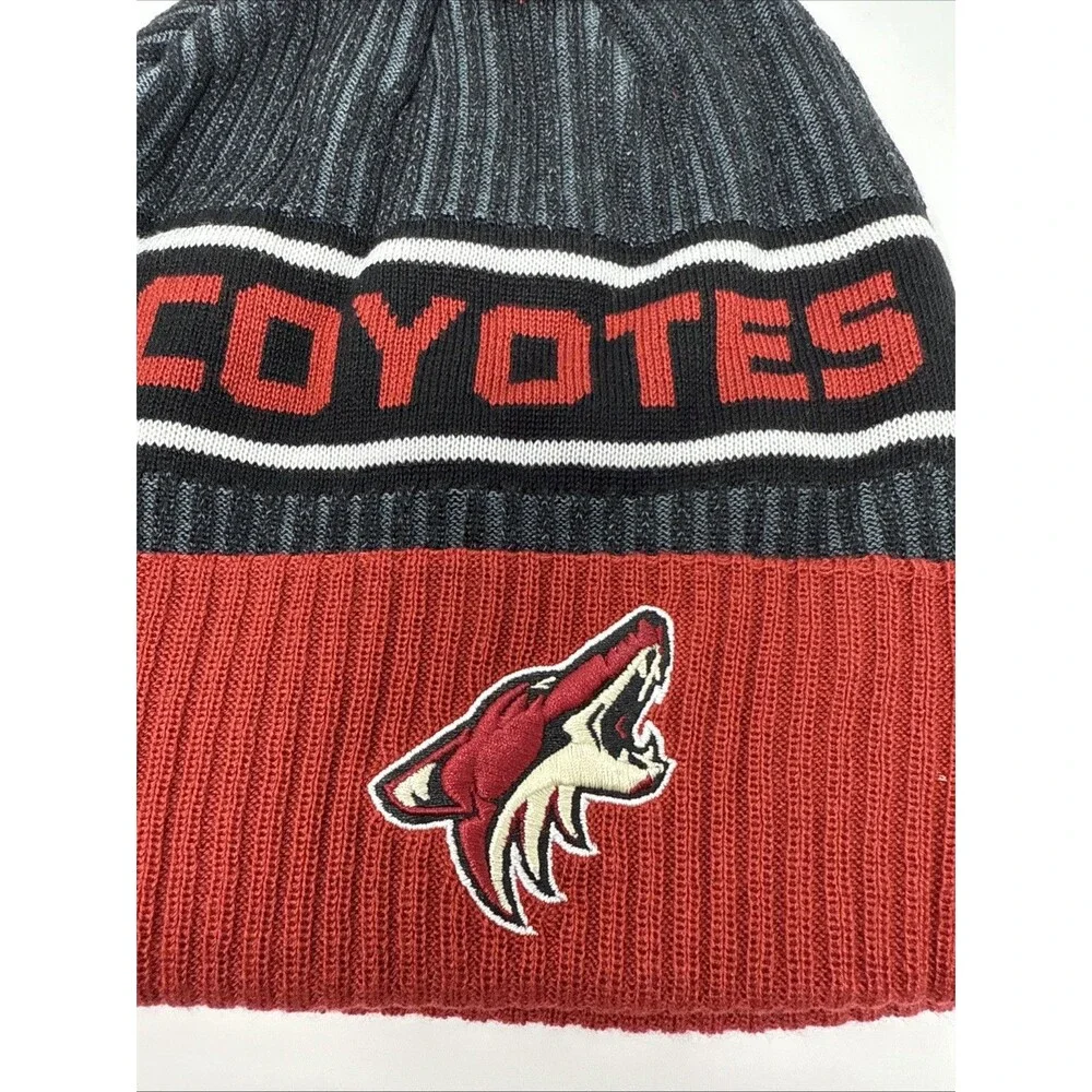 Arizona Coyotes Fanatics Pro Cuffed‎ Knit Hat Black with Pom Locker Room NWT